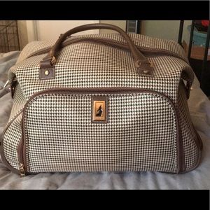 London Fog Chelsea Wheeled Club Bag